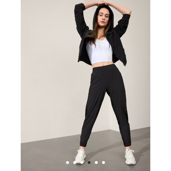 Athleta Brooklyn Legacy Mid Rise Black Jogger Size 12 Large 530631 Athleisure - Picture 1 of 14